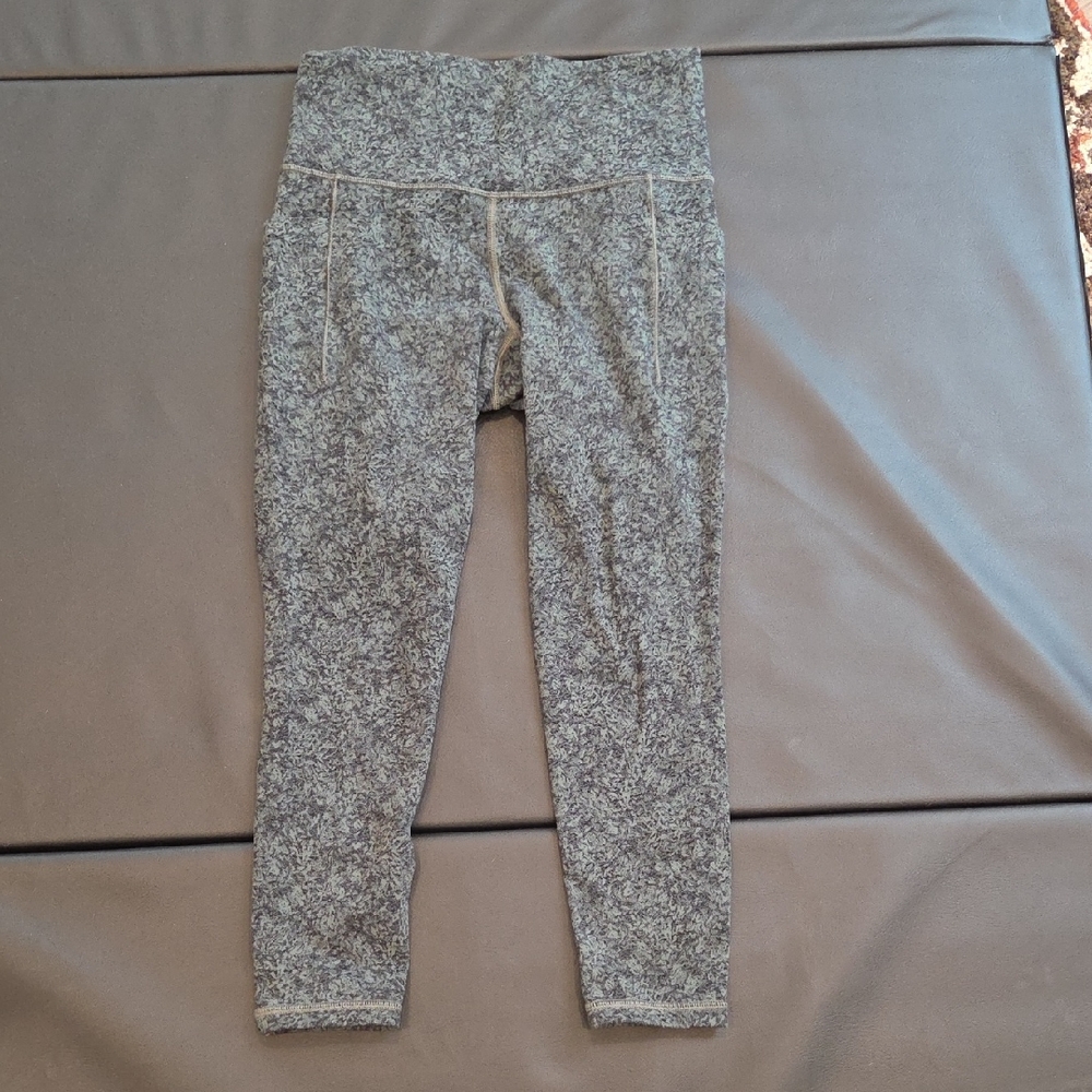 Athleta Salutation Stash Pocket II 7/8 Tight